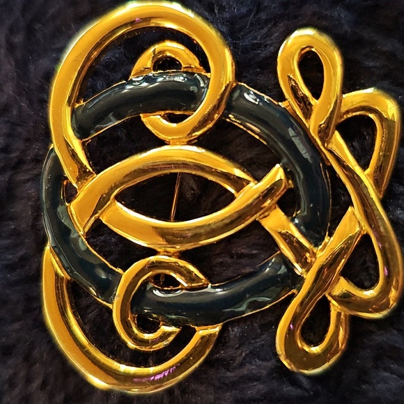 Vintage Marked AK Anne Klein Navy And Gold Swirl Brooch Pin - Picture 1 of 5